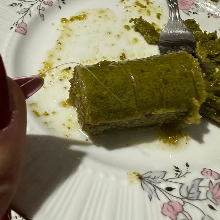 Victoria Pastaneleri Tatlıdan Yabancı Madde Çıktı