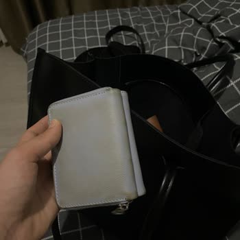 Shule Bags Çantam Eşyalarımı Boyadı, Mağduriyetim Giderilsin