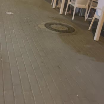 Sahilde Yürüyüş Hakkımızı Kısıtlayan Mekanlara Belediyeden Çözüm Bekliyoruz