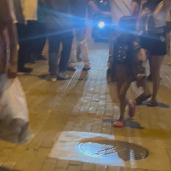 Sahilde Yürüyüş Hakkımızı Kısıtlayan Mekanlara Belediyeden Çözüm Bekliyoruz