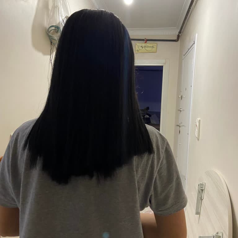 Saç Kesimi Sonrası Hem Kıyafetim Hem Cildim Zarar Gördü