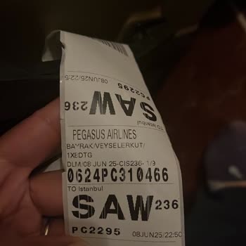 Pegasus Fazla Bilet Satışı Ve Bavul Karmaşasıyla Yaşanan Mağduriyet