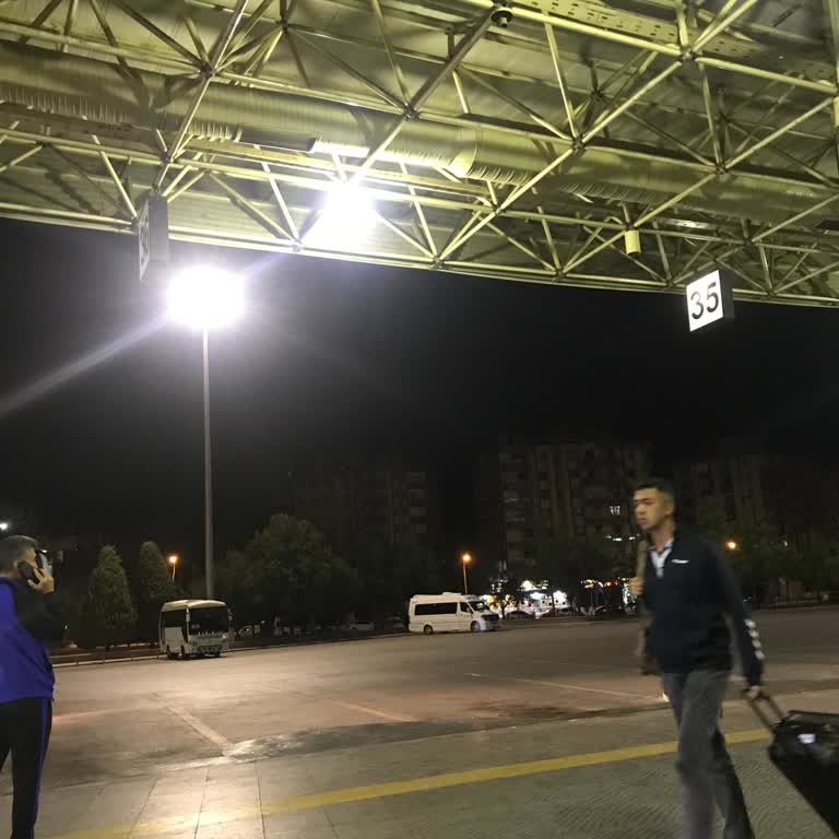 Otobüsün Geç Gelmesi Ve Bilgilendirme Eksikliği Yolculuğumu Aksattı