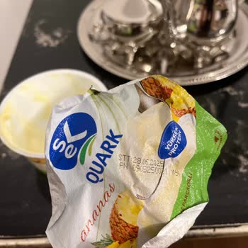 Sek Quark Ananas Ürününde Küf Ve Kötü Koku Şoku