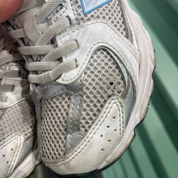 İki Ayda Yırtılan Ayakkabıya Çözüm Bulamayan Mağaza Mağduriyeti