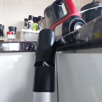 Philips Dikey Süpürge Borusu Halı Süpürürken Kendiliğinden Kırıldı