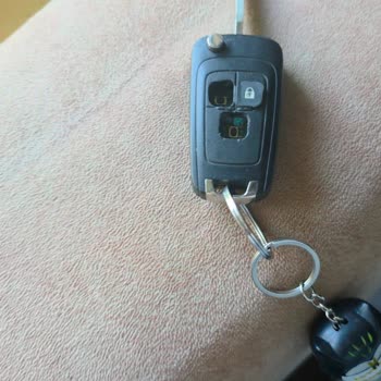 Opel Astra Anahtar Düğmeleri Kısa Sürede İşlevini Yitirdi