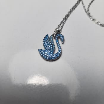 Swarovski Kolyemin Taşı Düştü, Onarım İçin Dönüş Yapılmıyor