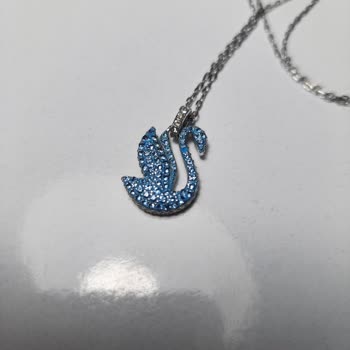 Swarovski Kolyemin Taşı Düştü, Onarım İçin Dönüş Yapılmıyor