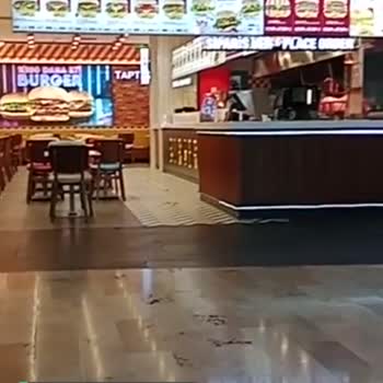 Forum'daki Burger Yiyelim Satış Yapmıyor!