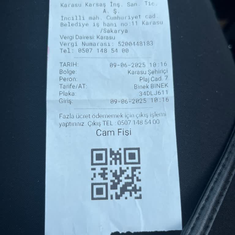 Karasu'da Market Önünde Kısa Süreli Park İçin Yüksek Otopark Ücreti Sorunu