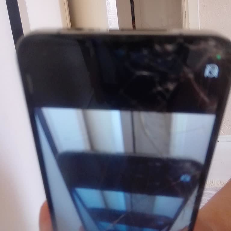 Reeder Telefonun Kısa Sürede Çatlaması Ve Müşteri Hizmetlerinden Destek Alamama!