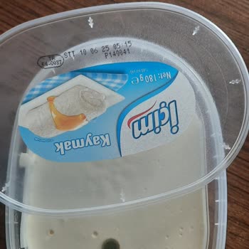 Son Kullanma Tarihi Geçmeyen Kaymak Küflü Çıktı