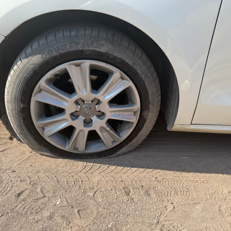 Adrasan Sahilde Otoparkta Lastiğimin Havası İndirildi