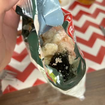 Tarihi Geçmemiş Lor Peynirinin Küflü Ve Bozuk Çıkması