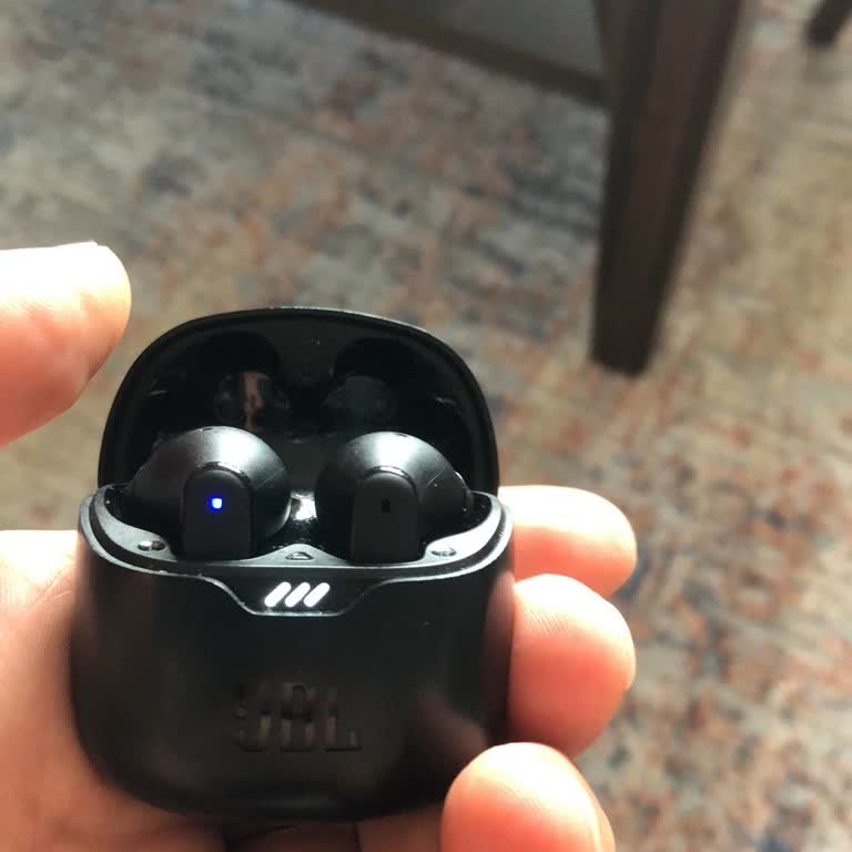 JBL Kulaklığımın Sağ Tarafı Şarj Olmuyor Pişmanlık Yaşıyorum