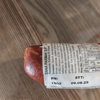 Migros'tan Alınan Apikoğlu Sucuk Aşırı Acı Ve Sağlık Problemi Yarattı