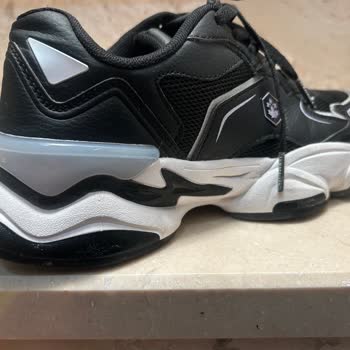 Satın Aldığım Ayakkabının Renk Atması Ve Mağaza Değişim Sorunu