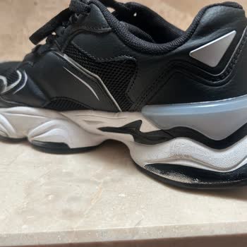 Satın Aldığım Ayakkabının Renk Atması Ve Mağaza Değişim Sorunu