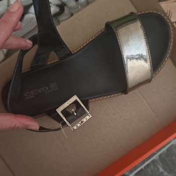 Aldığım Sandaletlerin Tabanları Ayrıldı, Destek Bekliyorum