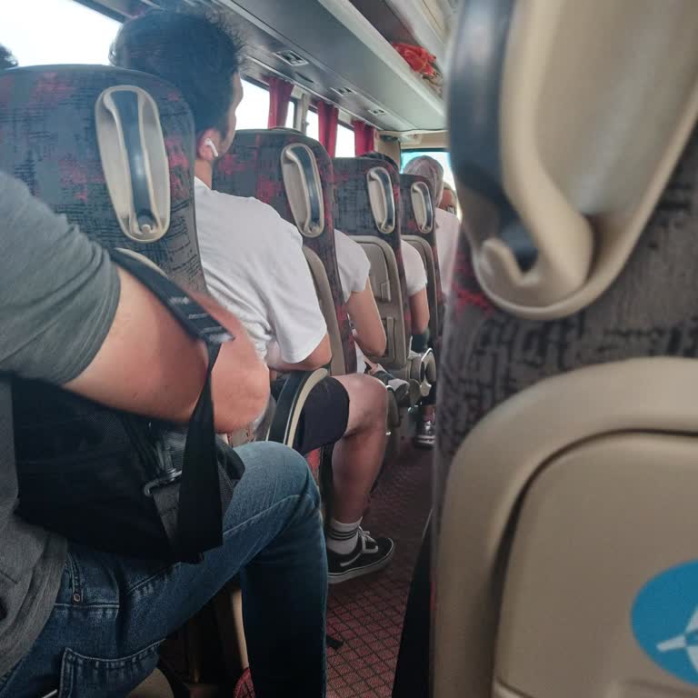 Eski Ve Klimasız Otobüs, Geç Gelen Seferle Mağduriyet Yaşadım