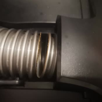 Philips Vertical Vacuum Cleaner Hose Torn!