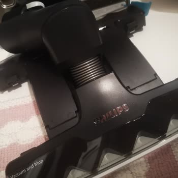 Philips Vertical Vacuum Cleaner Hose Torn!