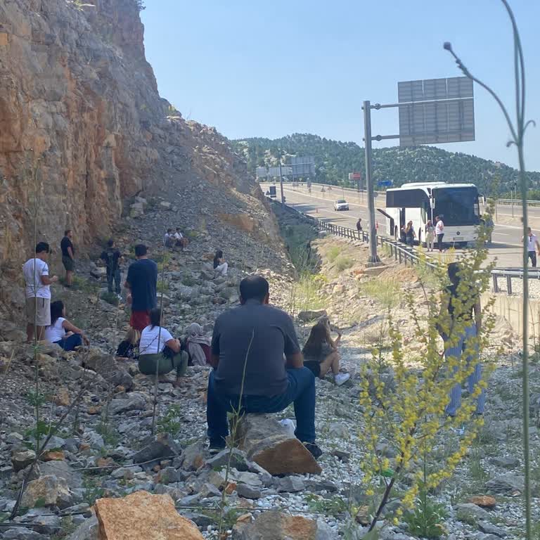 Arızalı Otobüsle Yolda Kaldık, Firma İletişime Geçmedi Mağdur Olduk
