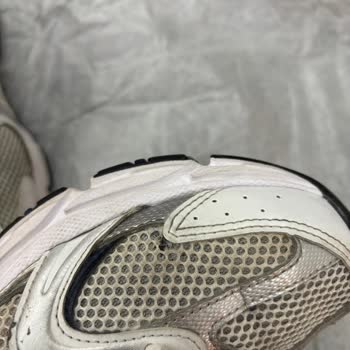 New Balance Kısa Sürede Yıpranan Ayakkabı Ve Olumsuz İnceleme Sonucu