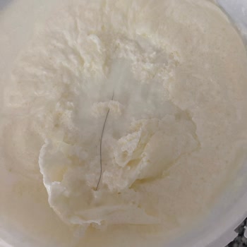 Dağlı Yoğurttan Saç Çıkması Nedeniyle Hijyen Şikayeti