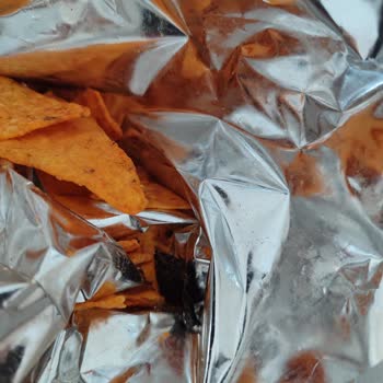 Doritos Cipsin İçinden Yanmış Ve Tanımsız Madde Çıktı, Güvenimiz Sarsıldı