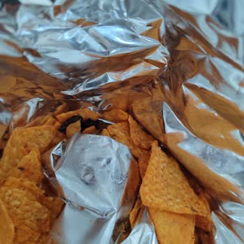 Doritos Cipsin İçinden Yanmış Ve Tanımsız Madde Çıktı, Güvenimiz Sarsıldı