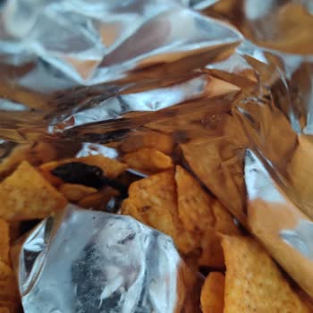 Doritos Cipsin İçinden Yanmış Ve Tanımsız Madde Çıktı, Güvenimiz Sarsıldı