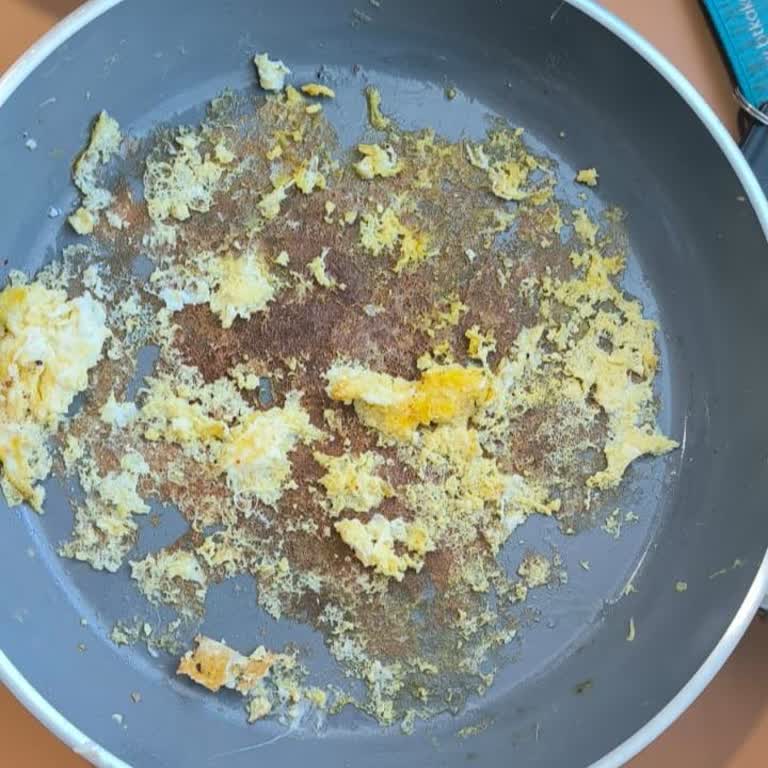 Yapışmaz Denilen Tava Her Yemeği Yapıştırıyor, Büyük Hayal Kırıklığı Yaşadım