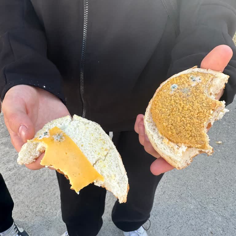 Küflü Tavuk Burger Ve İade Sorunu