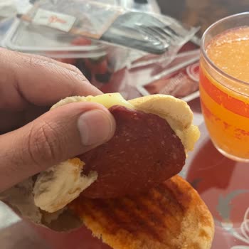 Köfteci Yusuf'tan Beklenmeyen Tost Deneyimi: Soğuk Ve Eksik Hizmet