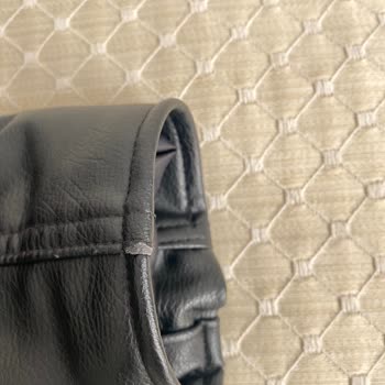 Zara'dan Alınan Deri Ceketin Kollarında Erken Sökülme Sorunu
