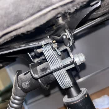 Oyuncu Koltuğunda Kolçak Ve Mekanizma Kırığı Nedeniyle Destek Talebi