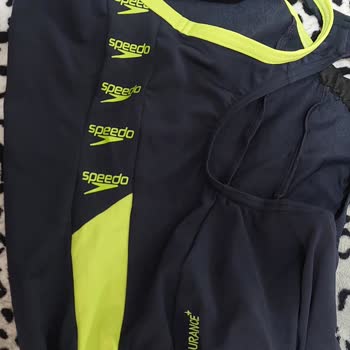 Speedo Traje de Baño Profesional Irrita el Brazo en Competencia de Natación