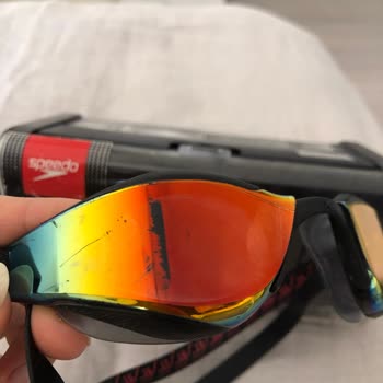 Speedo gafas de natación profesionales llegaron rayadas y con defecto
