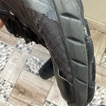 Pahalı Ayakkabının Kısa Sürede Yırtılması Hayal Kırıklığı