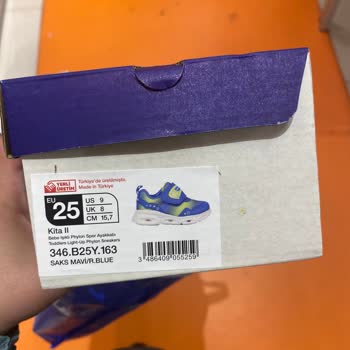 Vicco Bebek Ayakkabısı 2 Günde Deforme Oldu, Mağaza İlgisiz Kaldı