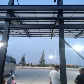 Otobüsün Saatinde Gelmemesi Ve Uzun Süre Bekletilmem