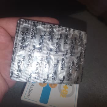 Asbien İlaç Magnium B6 Complex İçinde Kıla Benzer Madde