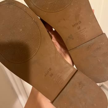 Mango’dan Aldığım Terlik Hem Farklı Numara Çıktı Hem De Birkaç Saatte Koptu