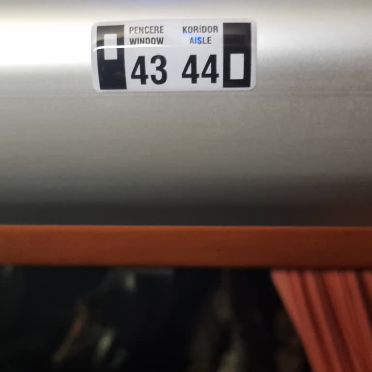 Koltuk Yerleşimi Ve Donanım Sorunlarıyla Kötü Yolculuk Deneyimi