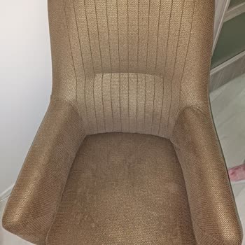 Koltuk Kumaşı Leke Tutuyor, Firma Sorumluluğu Kabul Etmiyor