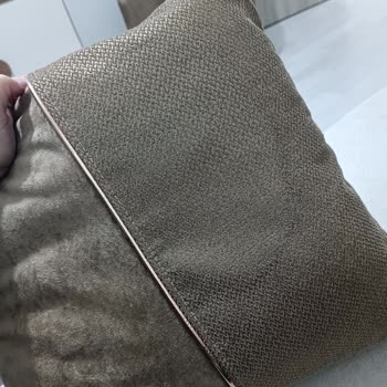 Koltuk Kumaşı Leke Tutuyor, Firma Sorumluluğu Kabul Etmiyor