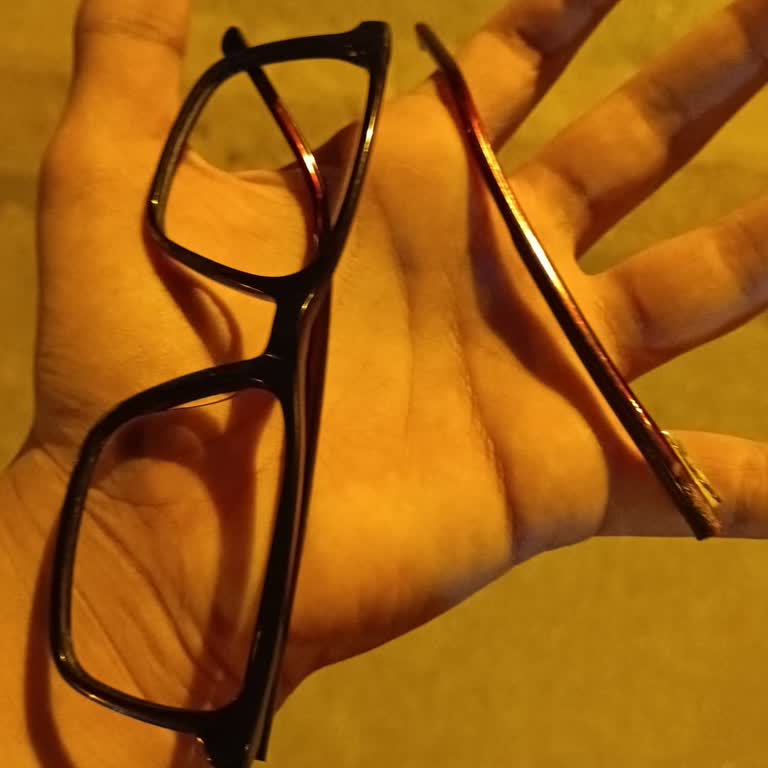 Lee Cooper London Optik Çerçevede Sürekli Kırılma Ve Mağduriyet