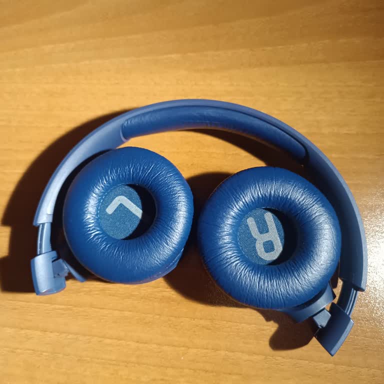 JBL Kulaklıkta Aniden Ortaya Çıkan Mikrofon Arızası Çözüm Bekliyor